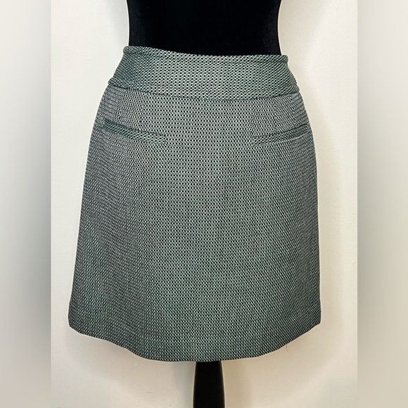 Ann Taylor Loft wool blend button front skirt. Green and black. Size 4 - Picture 5 of 6
